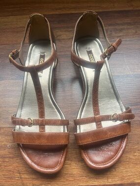 Ecco Tan Leather T-Strap Sandals for Women 39